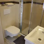 Riverside Rustic Ridge With Balcony - Two Bedroom With Balcony Apartman