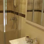 Riverside Rustic Ridge With Balcony - Two Bedroom With Balcony Apartman