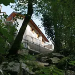 Lägenhet Riverside Rustic Ridge With Balcony - Two Bedroom With Balcony *