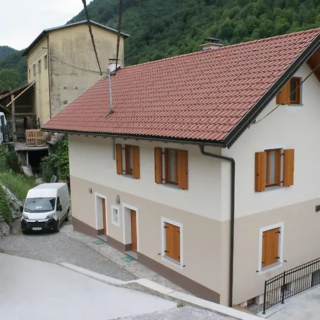 Riverside Rustic Ridge With Balcony - Two Bedroom With Balcony Slap ob Idrijci