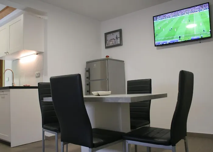 Riverside Rustic Ridge With Balcony - Two Bedroom With Balcony