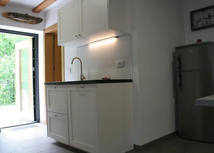 Riverside Rustic Ridge With Balcony - Two Bedroom With Balcony Slap ob Idrijci