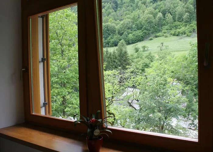 Riverside Rustic Ridge With Balcony - Two Bedroom With Balcony Apartment