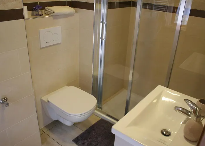 Riverside Rustic Ridge With Balcony - Two Bedroom With Balcony Apartment