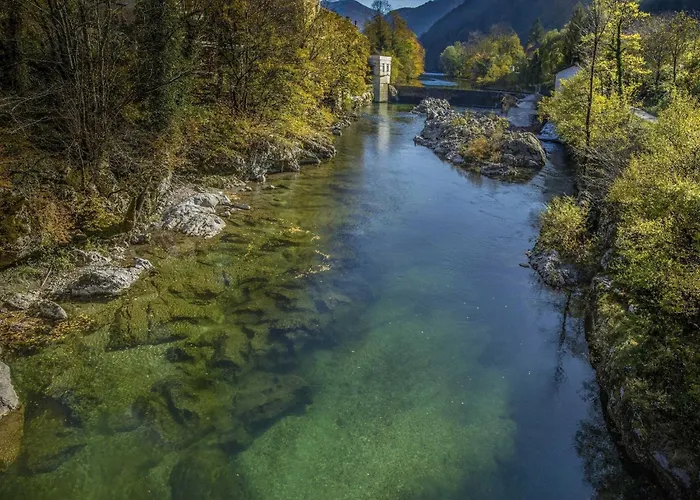 Riverside Rustic Ridge With Balcony - Two Bedroom With Balcony شقة *