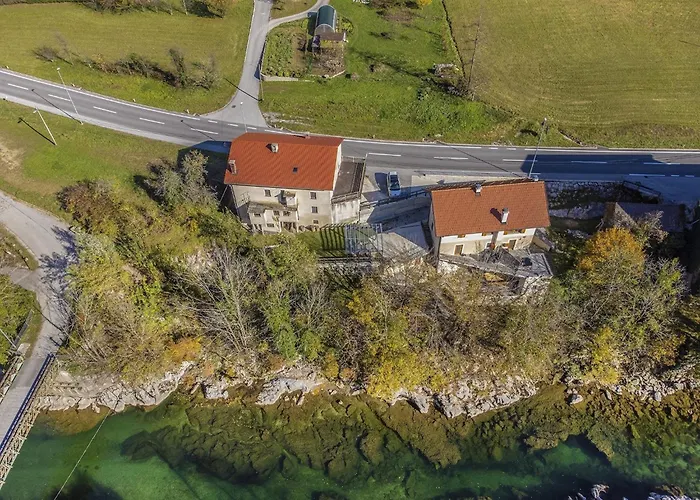 Riverside Rustic Ridge With Balcony - Two Bedroom With Balcony *